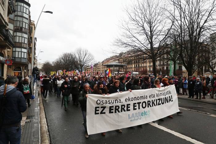 Donostiako kaleak bete ditugu Zubietako erraustegia martxan jartzearen aurka