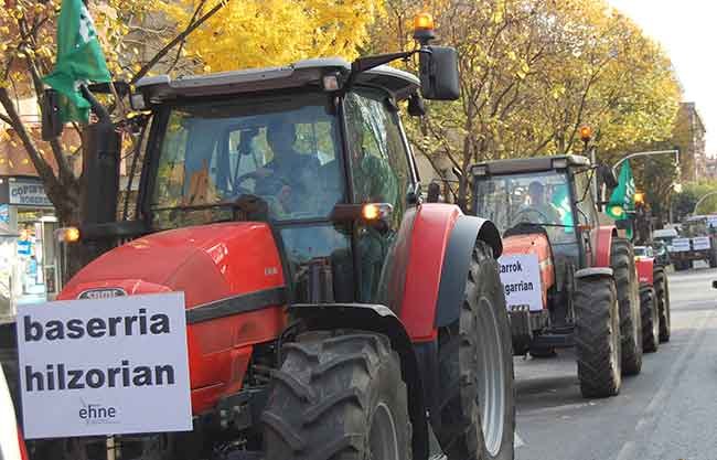 Eredu aldaketa aldarrikatzen duten nekazarien mobilizazioekin bat egiten du ELAk