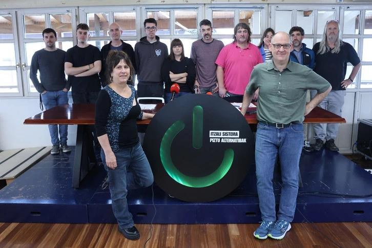 Itzalaldiaren urteurrenean, energia eta telekomunikazio burujabe eta iraunkorrak posible direla aldarrikatu dugu