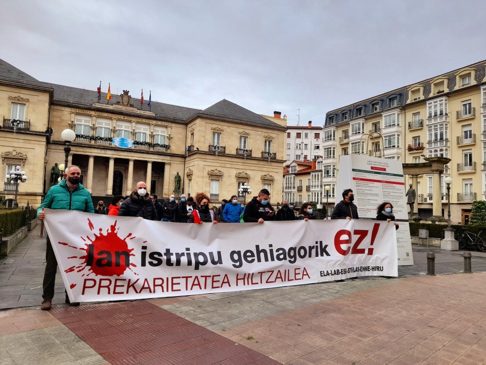 Amurrion izandako lan istripua salatzeko elkarretaratzea