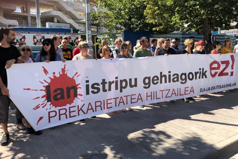 CAF-eko langile bat hil da etxerako bidean
