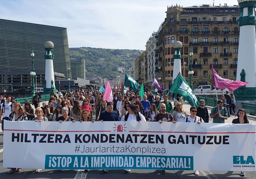 ELAk salatu du bi egunetan hiru pertsona hil direla lan-istripuetan