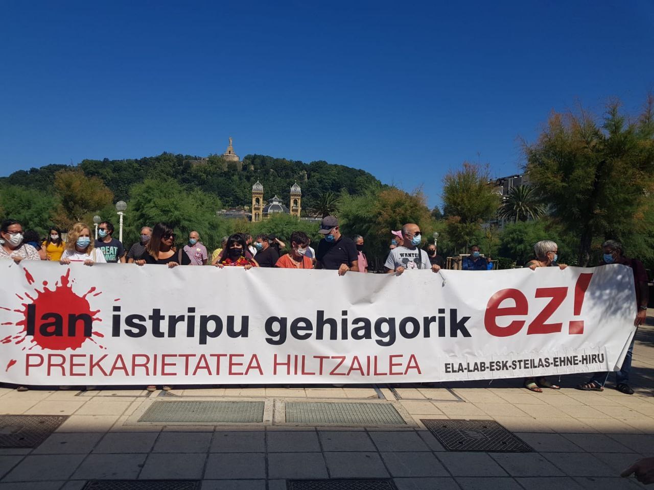 Ezinbestekoa da lanean ematen ari den sarraskiarekin amaitzea