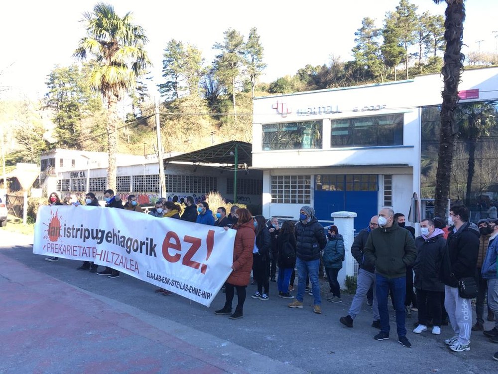 Ikaztegietako (Gipuzkoa) lan heriotza salatzeko kontzentrazioa