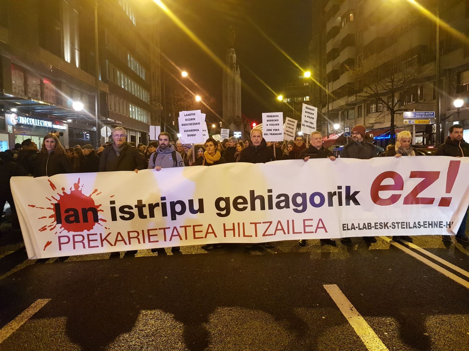 Lan istripuen erdia kontratua sinatu eta lehenengo bi hilabetetan gertatzen direla salatu dute ELA, LAB, ESK, STEILAS, EHNE eta HIRU sindikatuek Bilbon