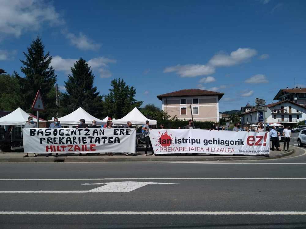 Azken lan istripu hilgarria salatzeko elkarretaratzea egin dute Muxikan