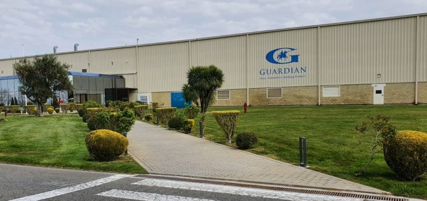 ELAk bere gehiengo sindikala berretsi du Tuterako Guardian Industries Navarran, ekoizpeneko botoen %75 baino gehiagorekin