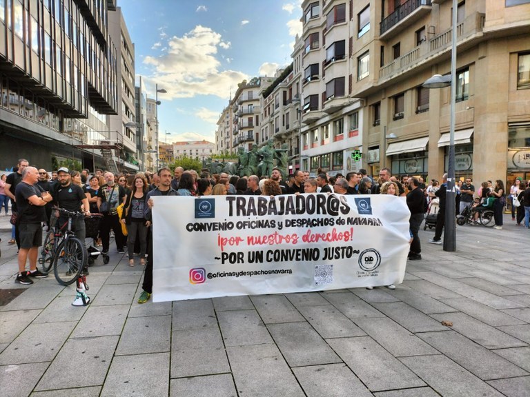CCOOk, UGTk eta LANKIDEk patronalarekin adostutako aurreakordioak ez du erosahalmena bermatzen