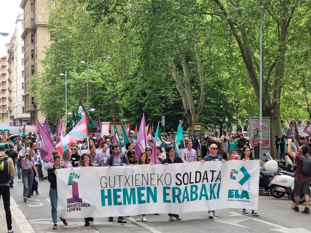 ELAk gastu militarra handitzearen eta gerra industria sustatzearen aurka egiteko eskatzen die alderdiei