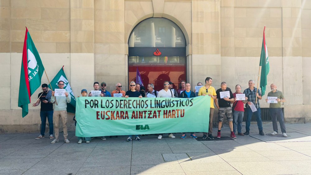 ELAk Nafarroako Gobernuari exigitu dio hizkuntza eskubideak errespetatzea eta euskara aintzat hartzea