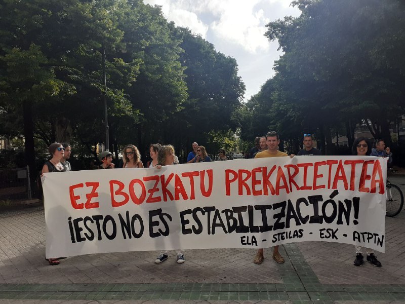 ELAk, STEILASek, ESK-k eta ATPTN-k Nafarroako parlamentarioei eskatu diete ez babestea enplegu publikoa egonkortzeko Gobernuaren lege dekretua