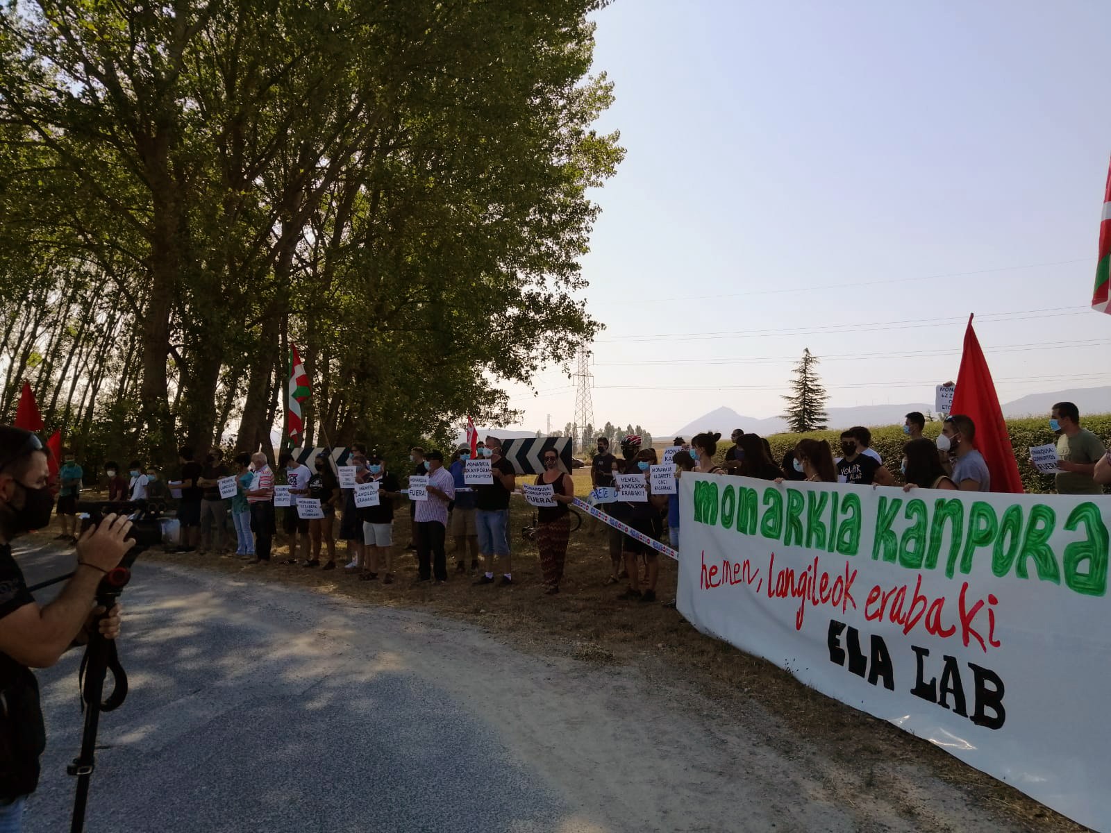 ELAk eta LABek erregeen presentzia arbuiatu dute Nafarroan ELAk eta LABek erregeen presentzia arbuiatu dute Nafarroan