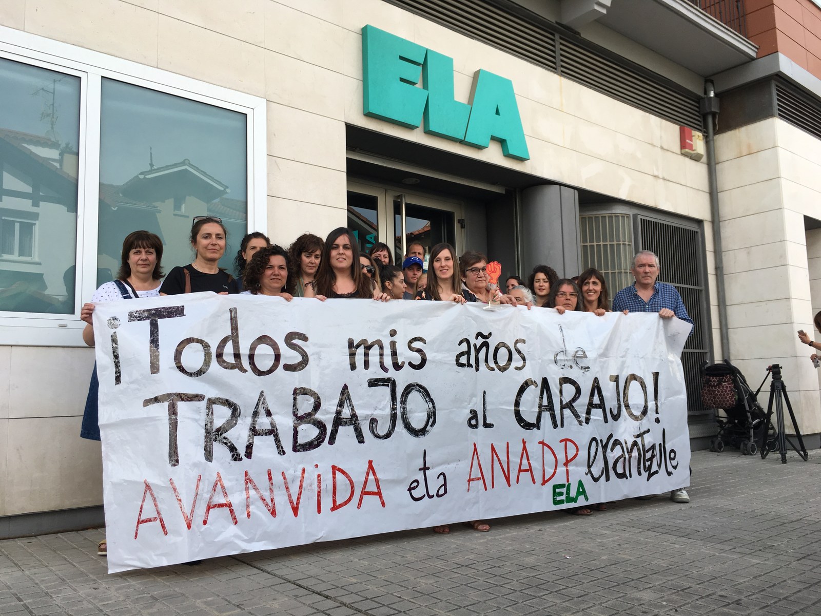 Nafarroako Gobernuaren Errehabilitazio Psikosozialeko zentroetako langileek greba hasi dute