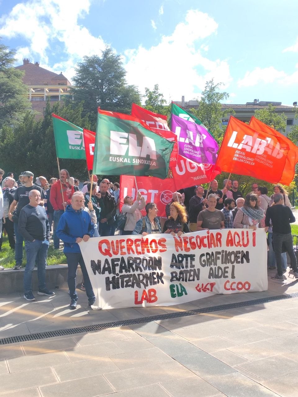 Greba, hitzarmena berreskuratzeko negoziazioa has dadila exijitzeko