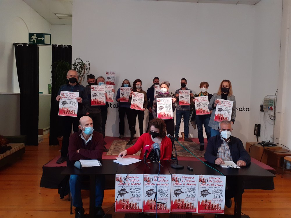 Erregimen frankistak egindako krimenen ahanzturan oinarrituriko inpunitate-politiken aurkako manifestu bat sinatu eta elkarretaratzea deitu dute hainbat eragilek
