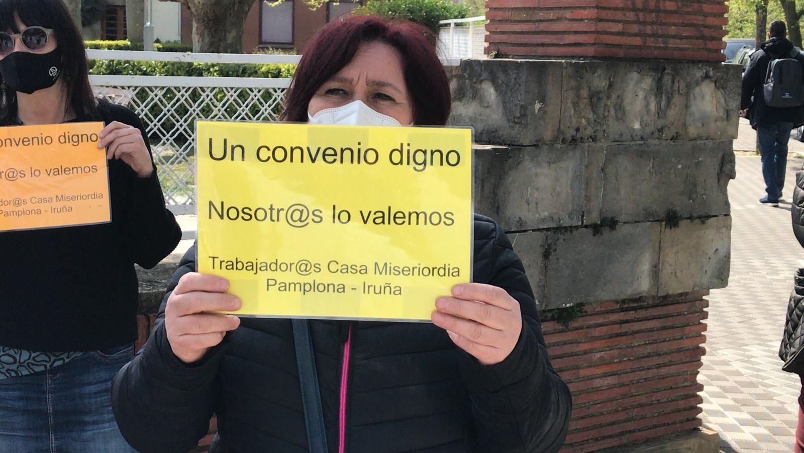 Hitzarmena negoziatzeko eta enpresaren inposaketaren aurkako greba Iruñeko Miserikordia Etxean Hitzarmena negoziatzeko eta enpresaren inposaketaren aurkako greba Iruñeko Miserikordia Etxean