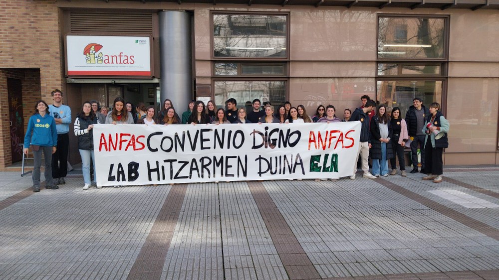 Hitzarmenaren blokeoa salatu dute 14 hilabetetik gorako negoziazioen ondoren