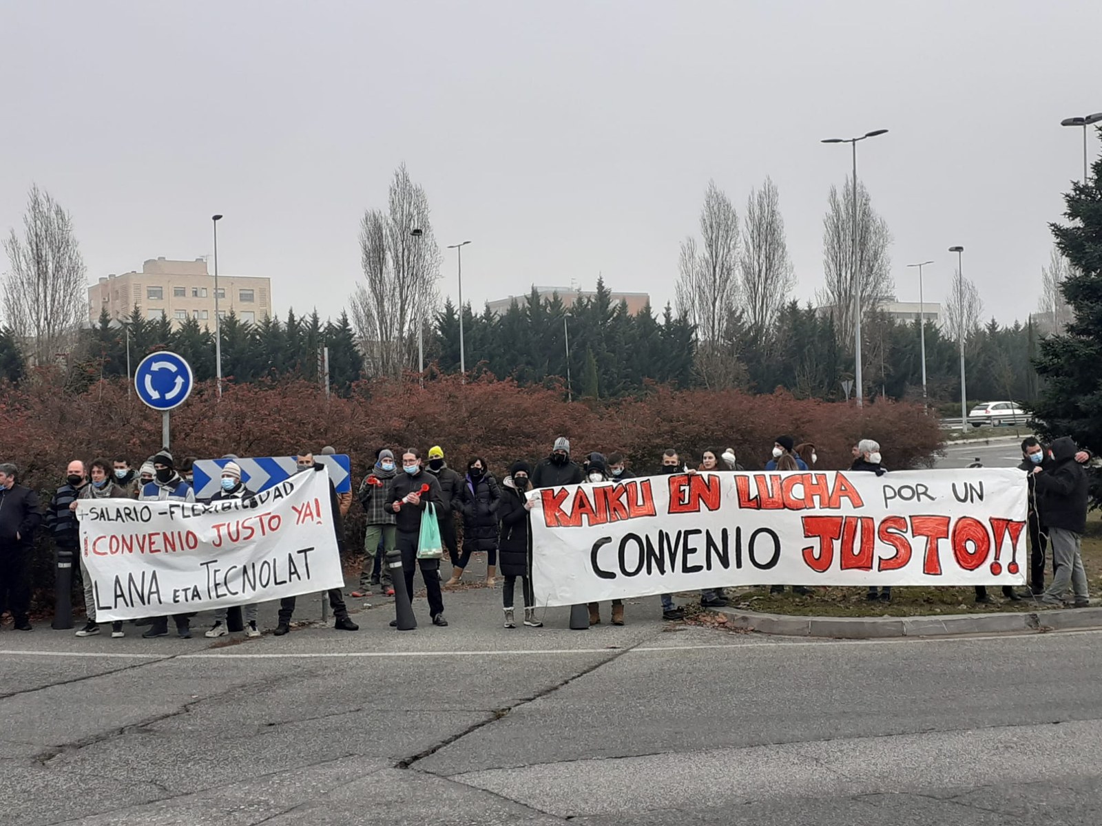 Lácteos de Navarra eta Tecnola-eko (Kaiku) langileak berriz mobilizatu dira hitzarmen duin baten alde