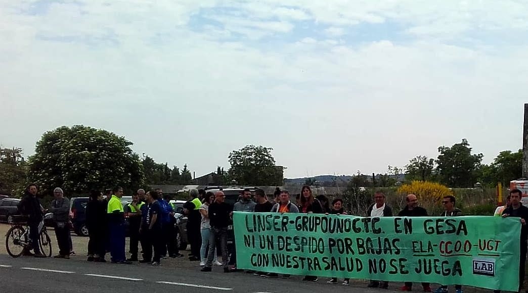 Linser Log enpresako langileek salatu dute langile bat kaleratu dutela gaixorik egoteagatik