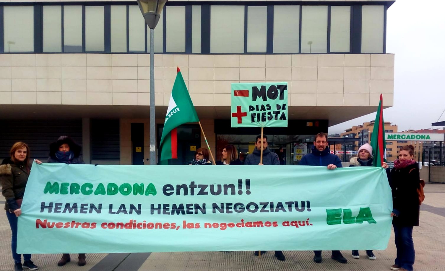 Mercadonako langileek euren hitzarmena Nafarroan negoziatzeko eskubidea aldarrikatzen dute