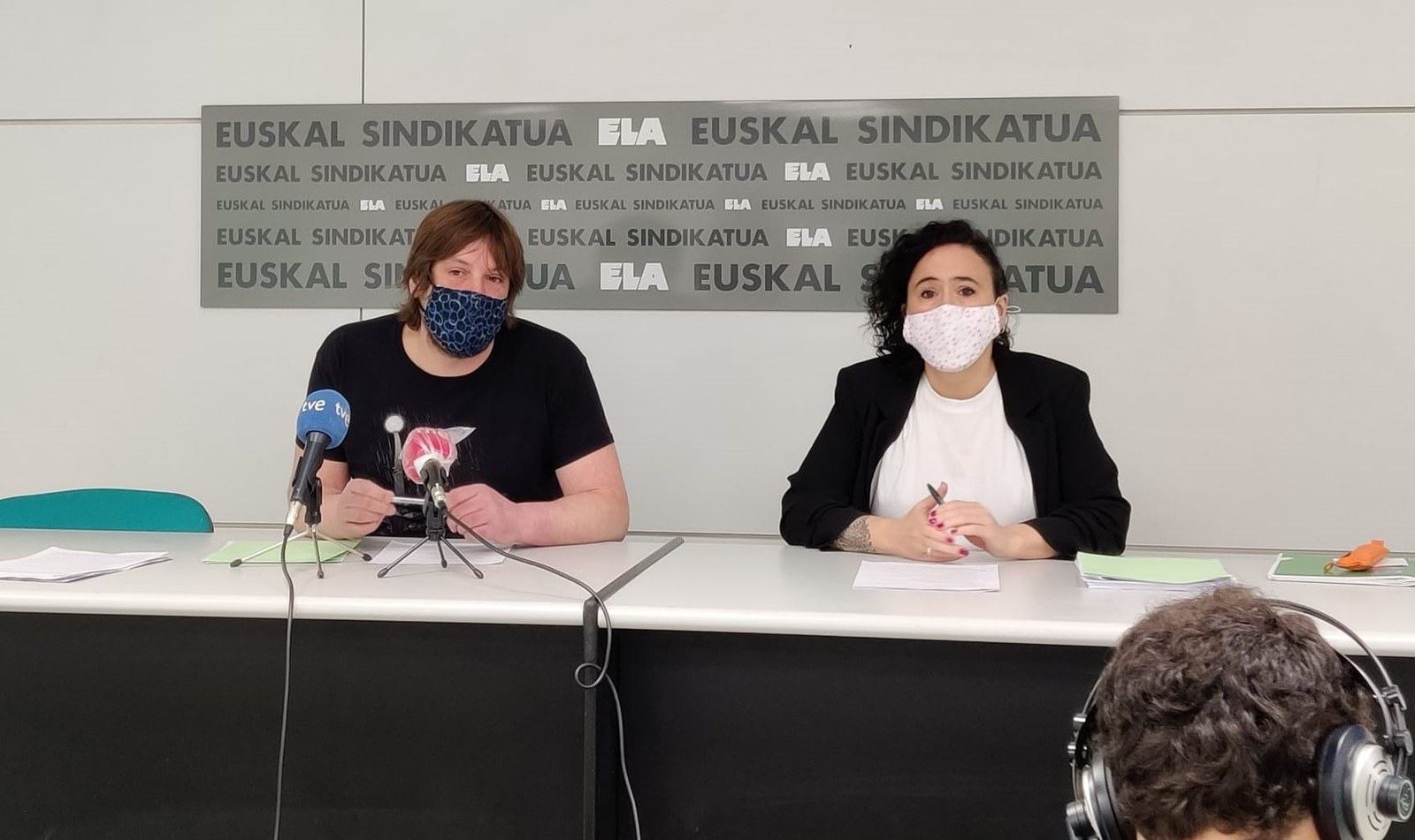 Ostalaritza sektoreko soldatak jaisteko Nafarroako akordioak ez ditu bermatzen ez enplegua ez baldintzak