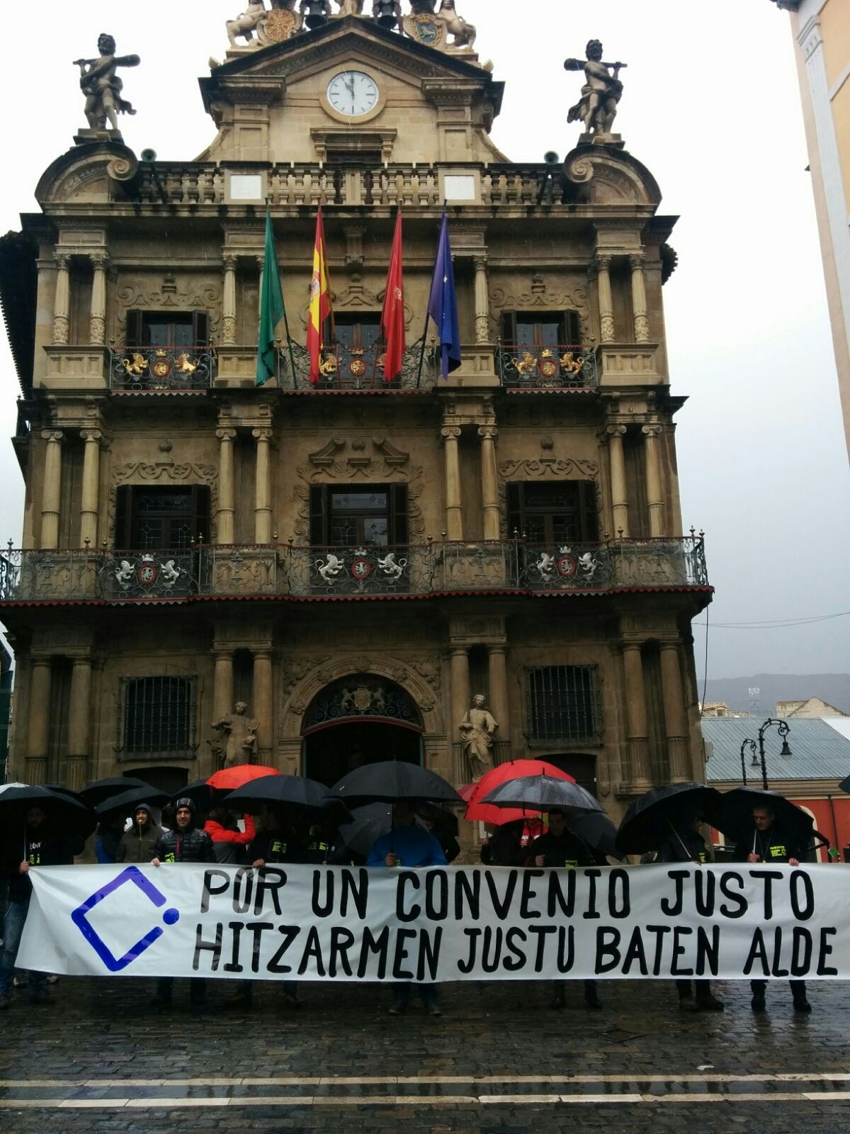 Perfiles de Precisión-aren (Condesa) langileek greban jarraitzen dute