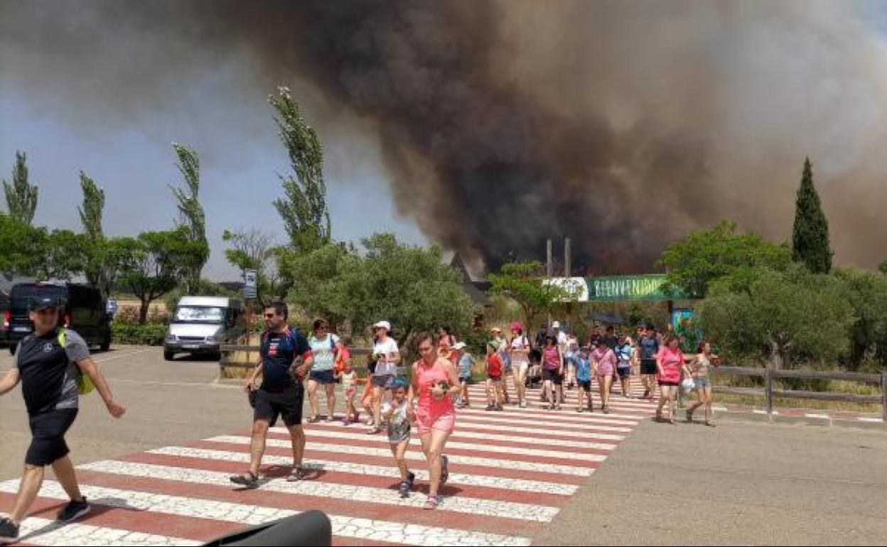 Sendavivako batzordeak parkeari eragin dion sutean langileen lana eta jarrera nabarmendu ditu