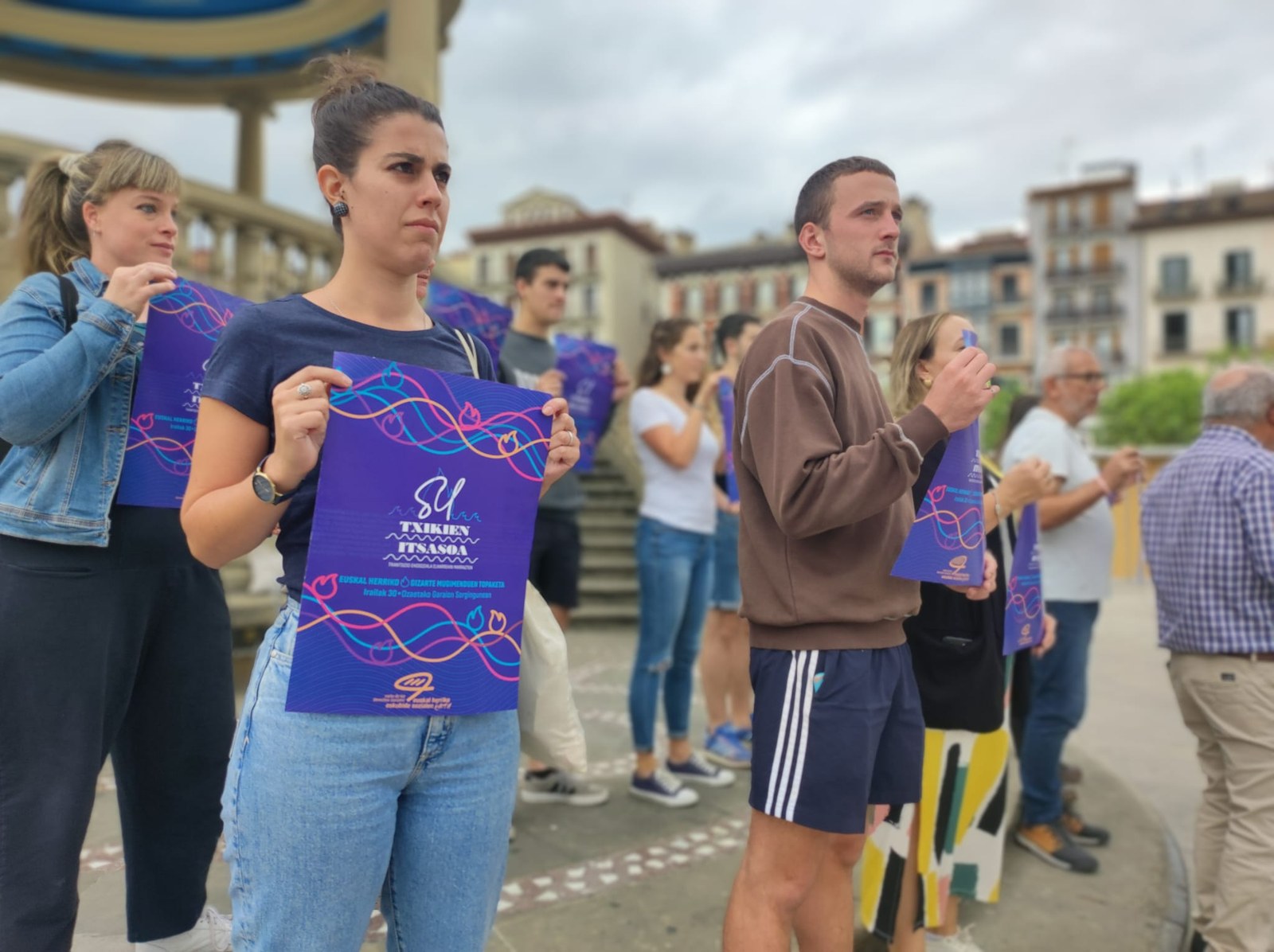 Trantsizio ekosozialari nola aurre egin eztabaiatzeko “Su txikien itxasoa” topaketa aurkeztu da Iruñean