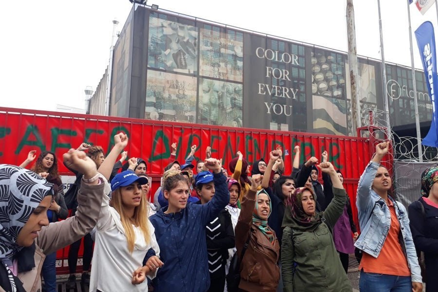 ELAk bere elkartasuna adfierazi die Yves Rocheren filial turkiarreko langileei