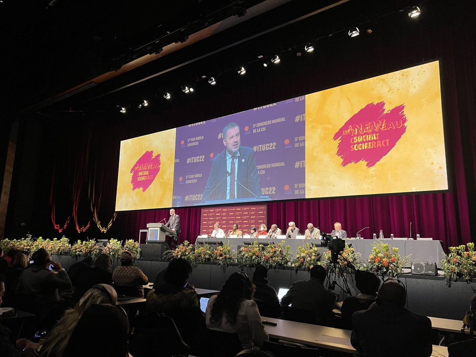 Luca Visentini Nazioarteko Konfederazio Sindikaleko idazkari nagusi gisa hautatua izan da Luca Visentini Nazioarteko Konfederazio Sindikaleko idazkari nagusi gisa hautatua izan da