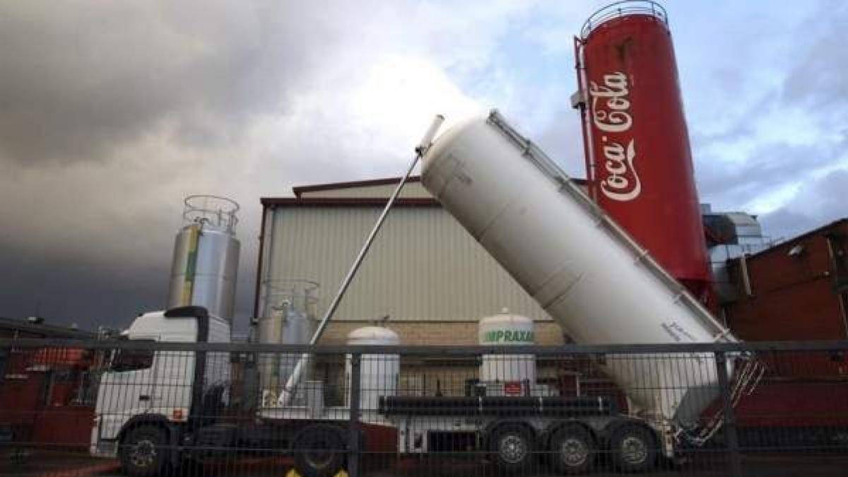 Lurralde okupatuetan CocaColak duen lantegia ixteko eskaria aurkeztu du ELAk