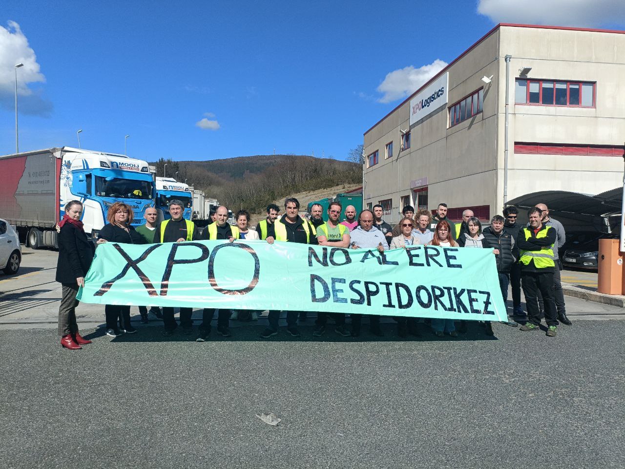 Langileek  Enplegu-erregulazioko Espedientea erretiratzea eskatu dute