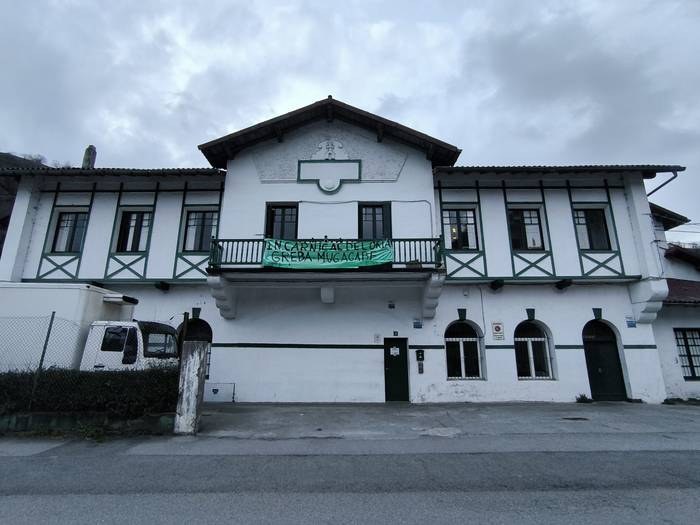 ELAk grebarekin aurrera jarraitzea erabaki du