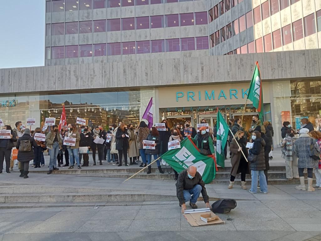 Bizkaiko Merkataritzako langileek mobilizatzen jarraitzen dute
