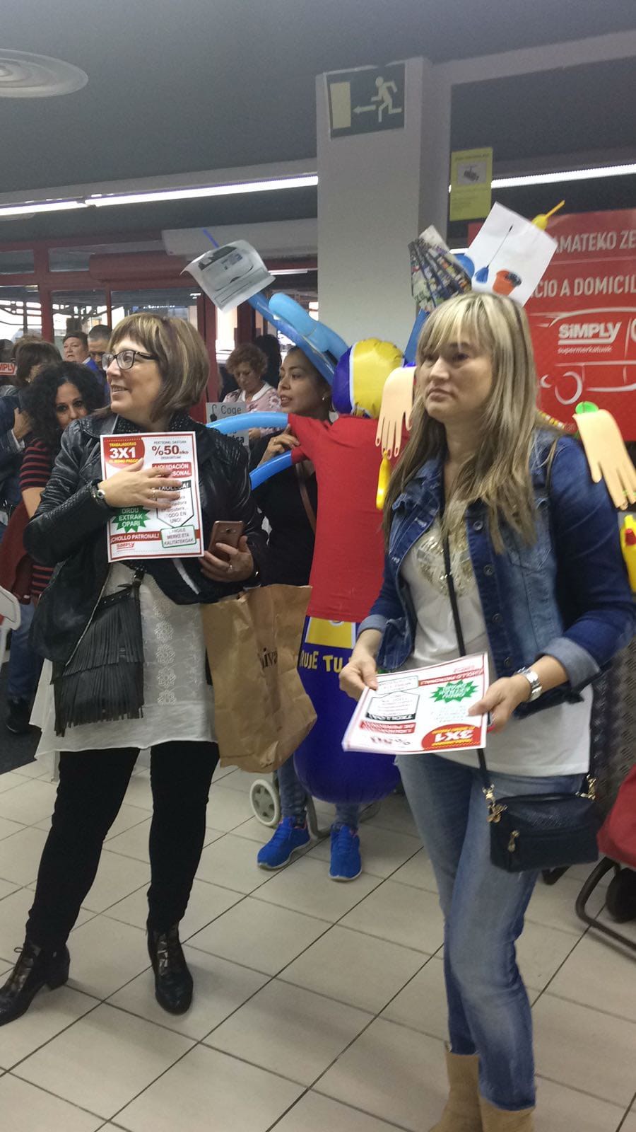 Bizkaiko Simply dendetan greba bertan behera geratu da, aurreakordioa iritsi ondoren