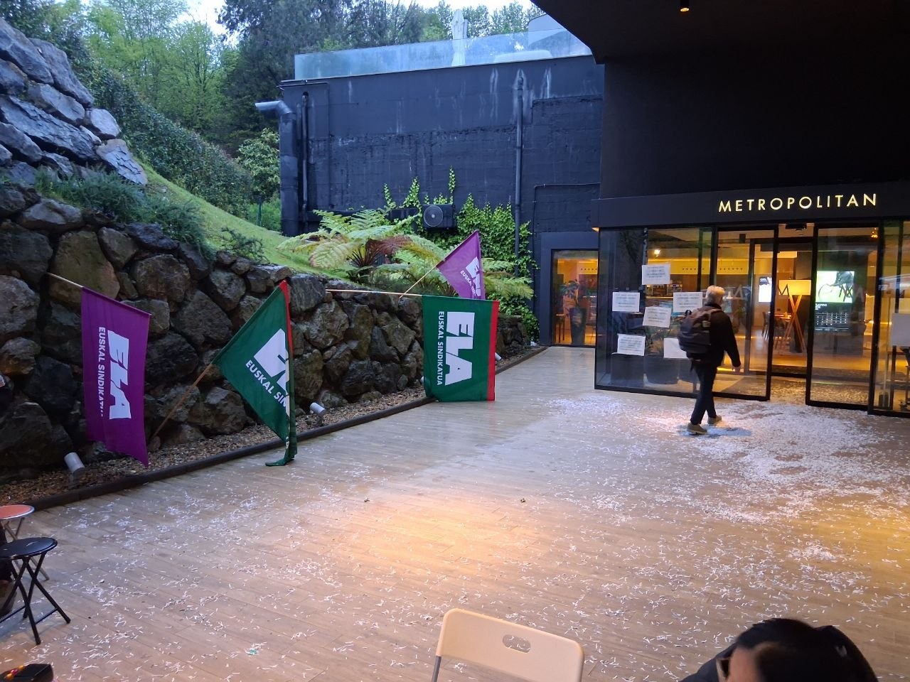 ELAk greba mugagabea hasi du