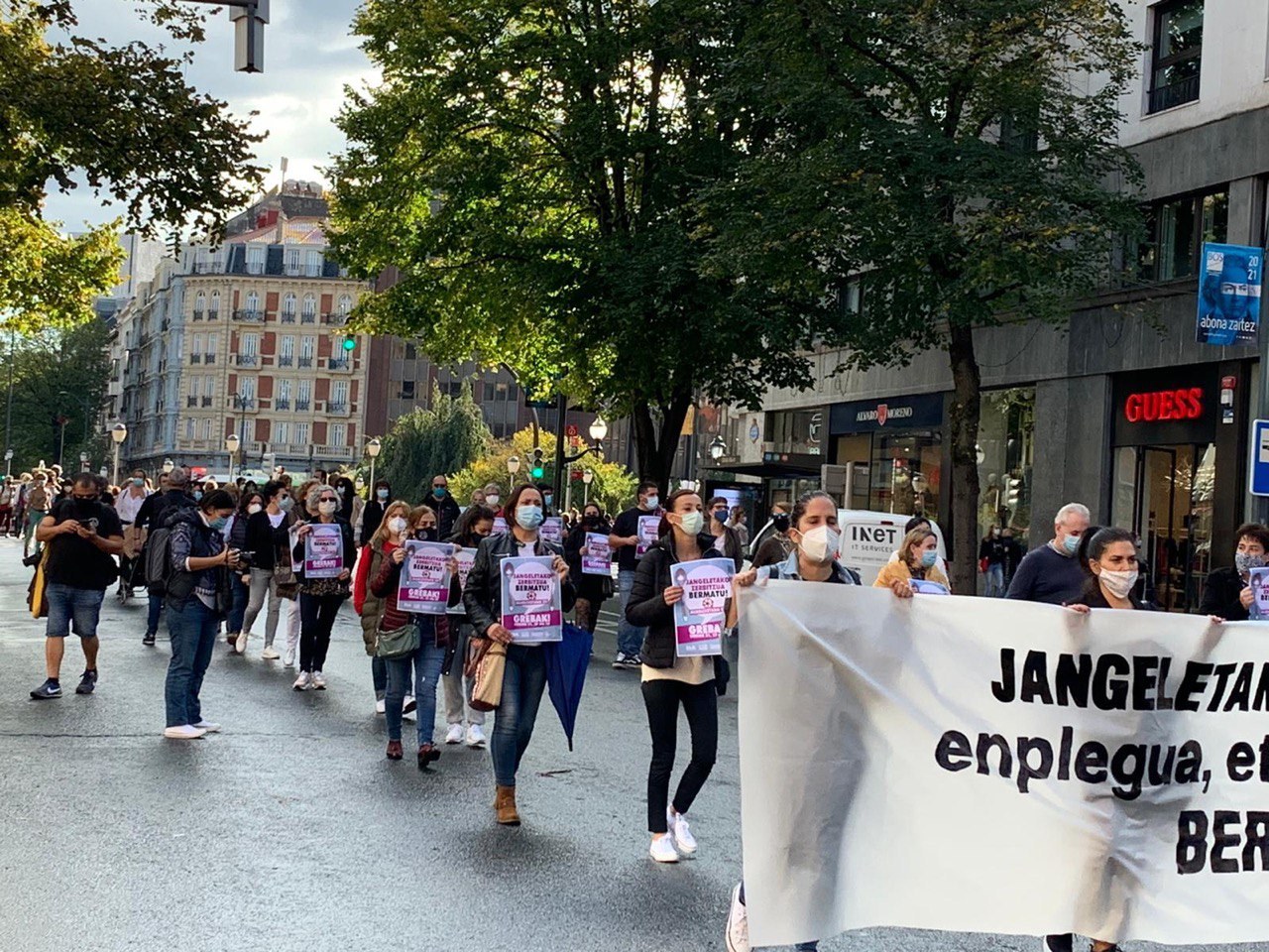 Eskola jantokien grebak jarraipen zabala izan du, Hezkuntza Sailak trabak jarri baditu ere