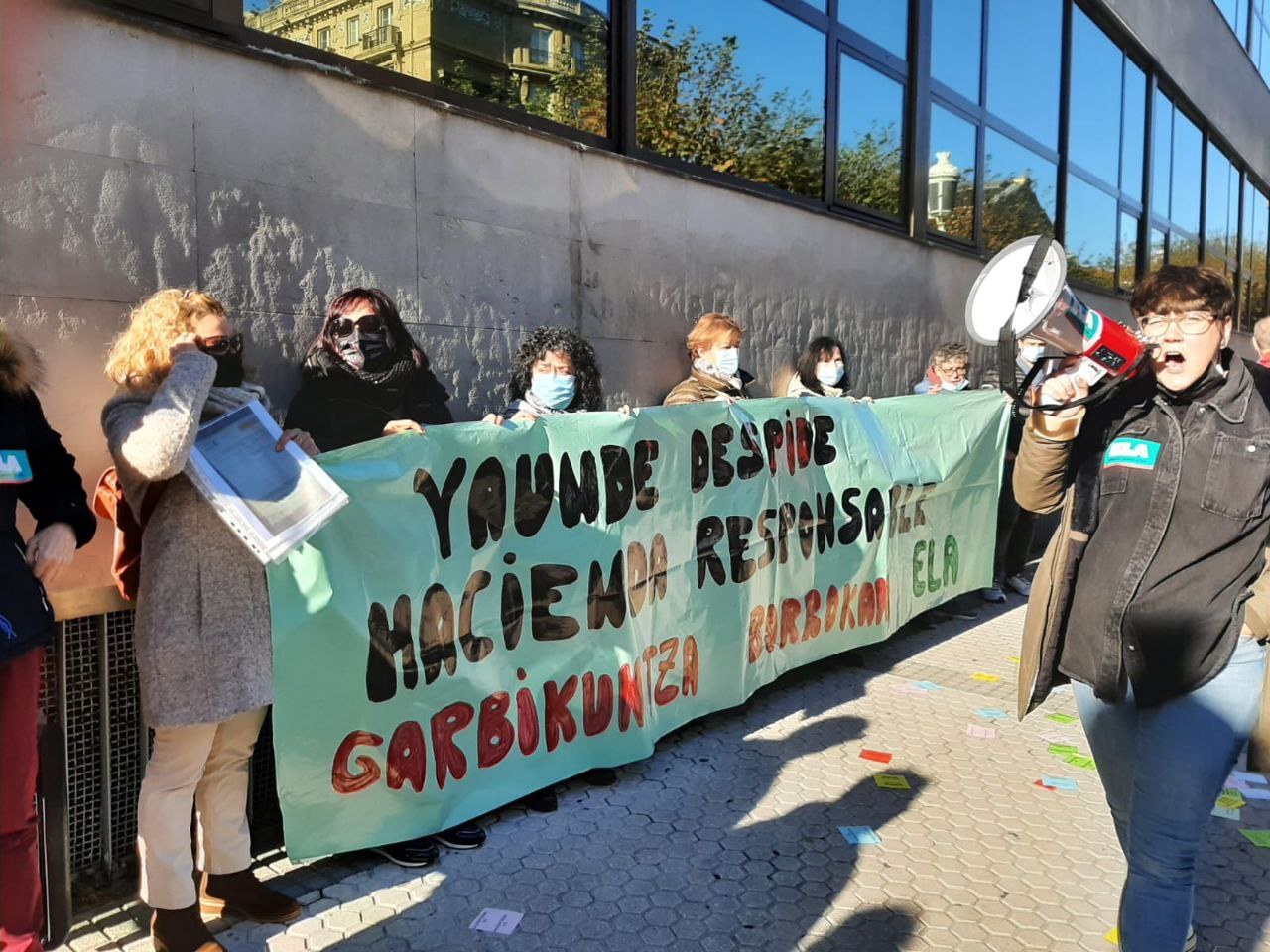 Estatuko Ogasuna eta Aduanako garbitzaileek lanpostuetara berehala itzultzea eskatu dute