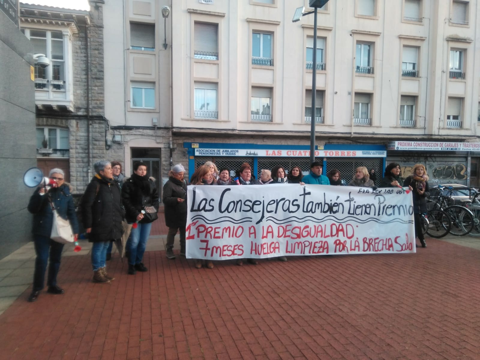 Komisaldegi eta eraikin judizialetako garbikuntzako langileek zazpi hilabete daramatzate greban