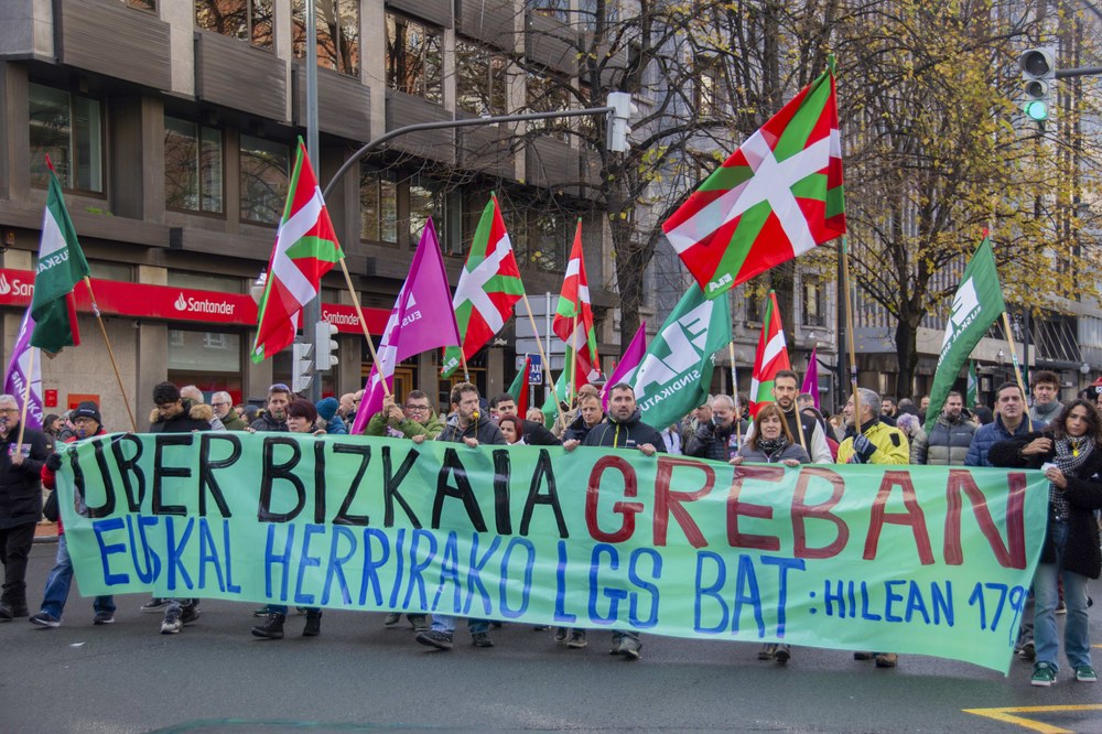 Langileek lau hilabete baina gehiago daramate greban, baina enpresak ez du ezer proposatu