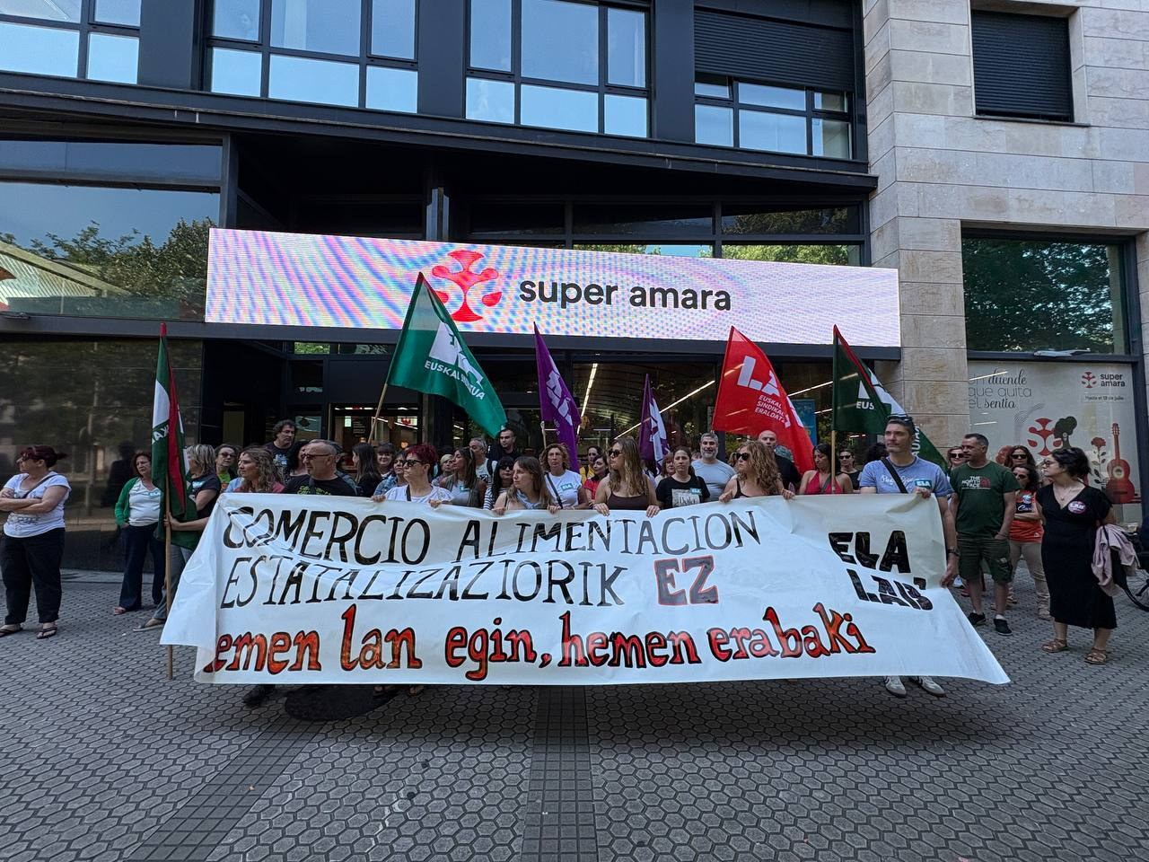 Mobilizazioak egin dituzte tokiko hitzarmenak defendatzeko