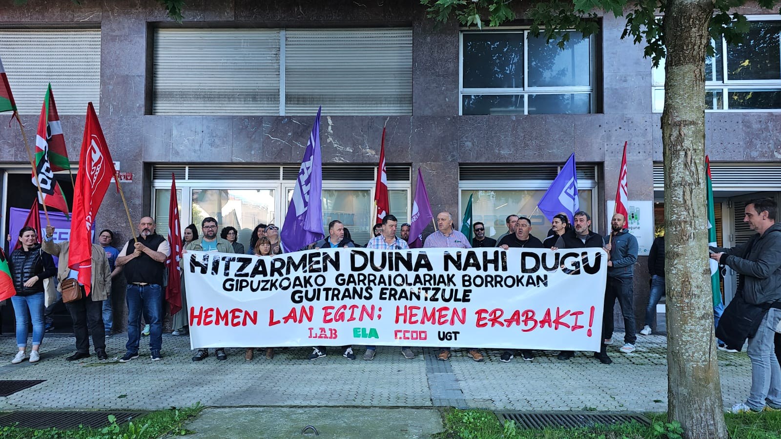 Patronalak ez du negoziatu nahi