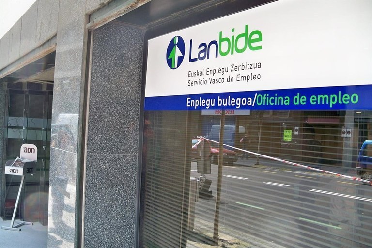 Les effets de la pandémie du virus COVID-19 aggravent la crise économique et sociale et augmentent le chômage