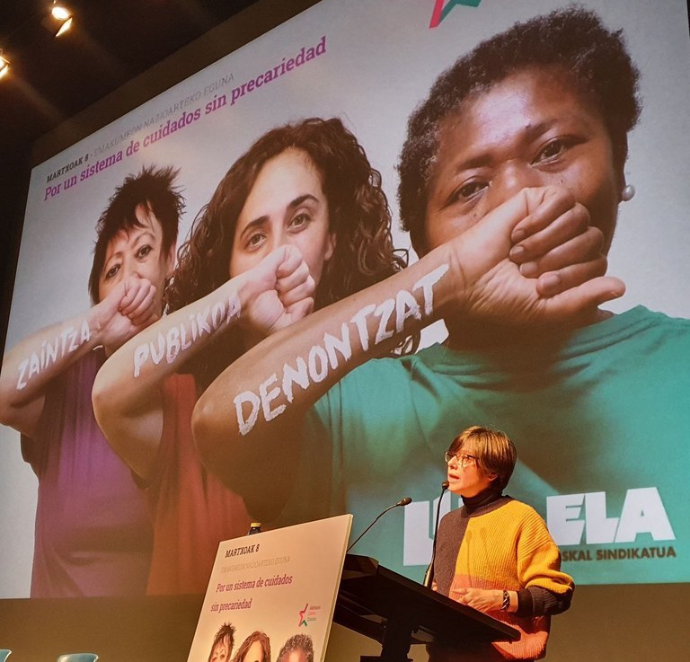 "Les soins supposent un changement total de perspective, du bas vers le haut. Ils sont porteurs d’une énorme force politique"