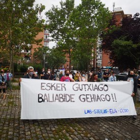 Rassemblement de ELA, LAB, STEILAS et CCOO contre la tentative du Département d’Éducation de la CAV de maquiller la gestion de la pandémie